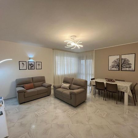 A Casa Di Chiara Apartment Lecce Ngoại thất bức ảnh